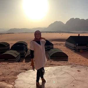 Meet your Posher, Hala